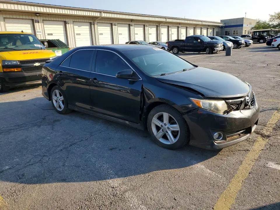 2013 TOYOTA CAMRY SE  
