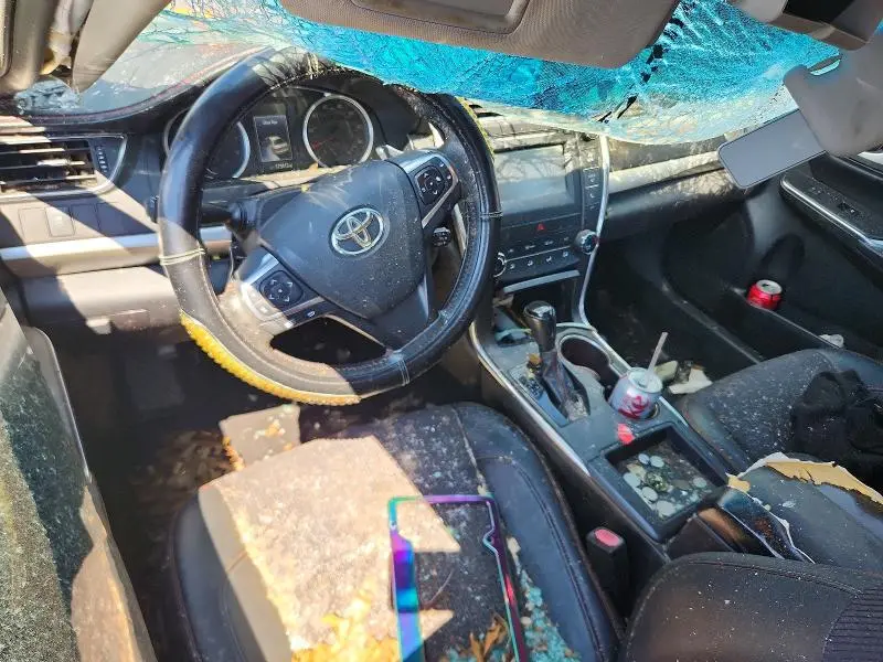 2017 TOYOTA CAMRY SE  