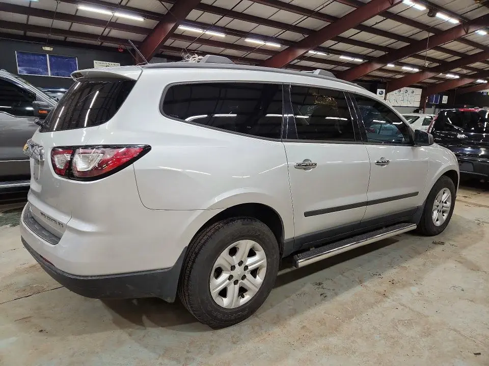 2013 CHEVROLET TRAVERSE LS  