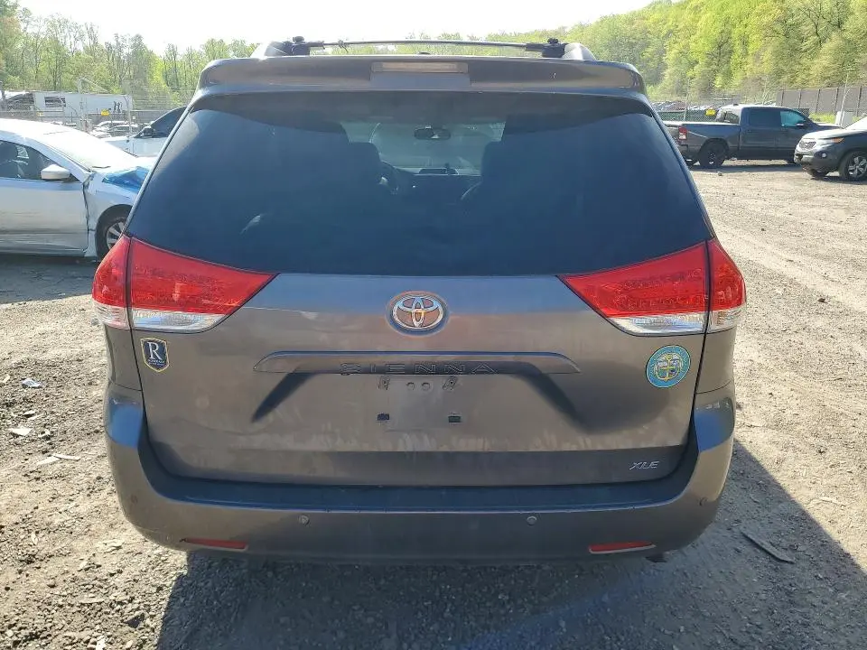 2012 TOYOTA SIENNA XLE 8-PASSENGER  