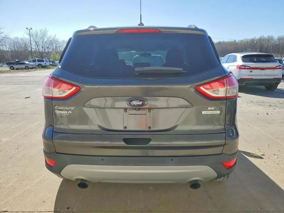 2015 FORD ESCAPE SE  