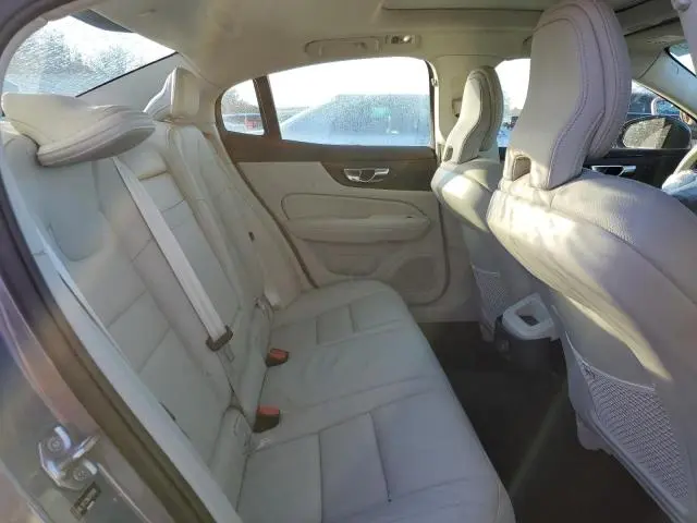 2022 VOLVO S60 B5 MOMENTUM  