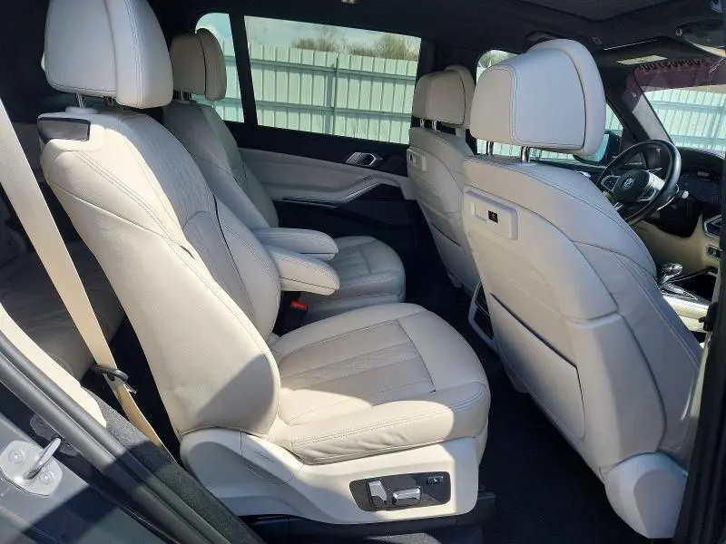 2022 BMW X7 M50I  