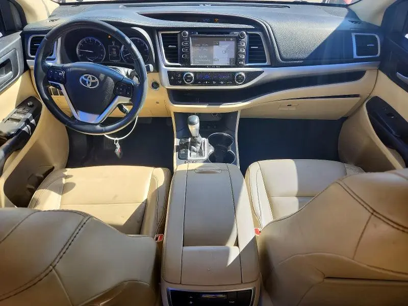 2016 TOYOTA HIGHLANDER XLE  