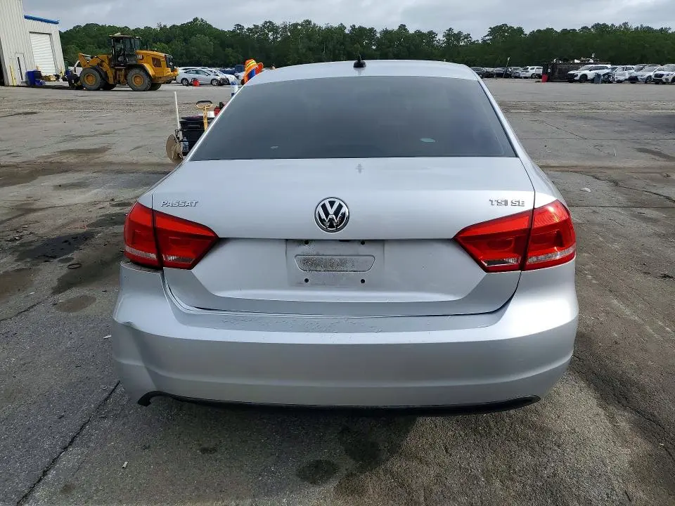 2014 VOLKSWAGEN PASSAT SE  