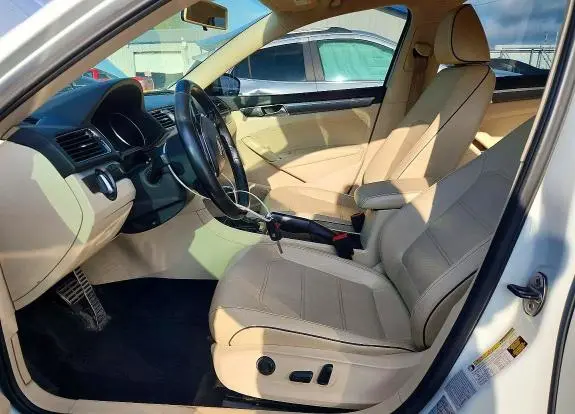 2017 VOLKSWAGEN PASSAT R-LINE  