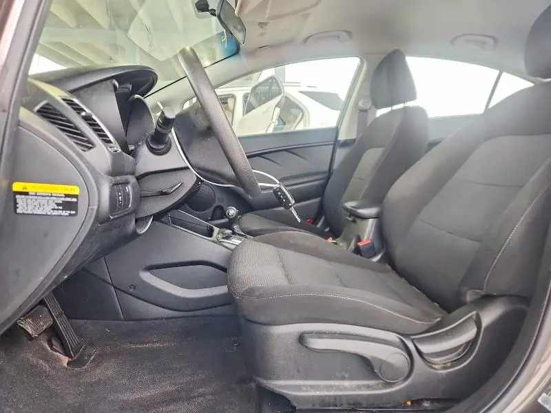 2017 KIA FORTE LX  