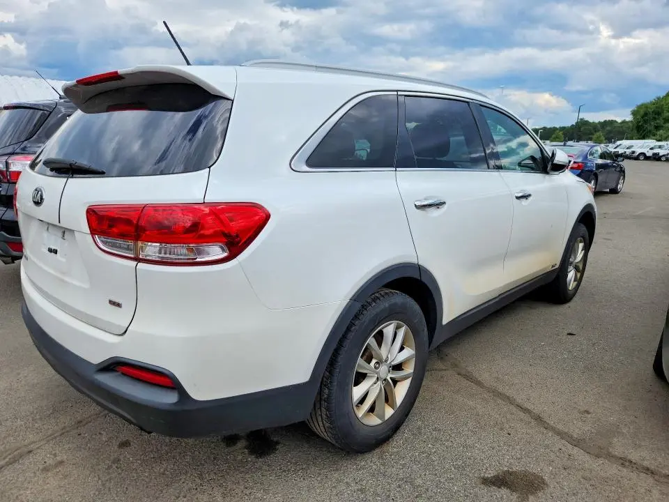 2016 KIA SORENTO LX  