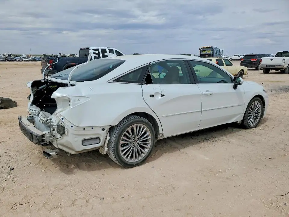 2019 TOYOTA AVALON   