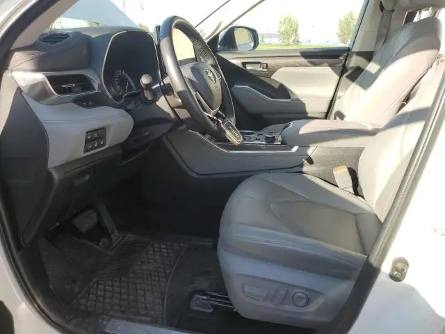 2022 TOYOTA HIGHLANDER PLATINUM  