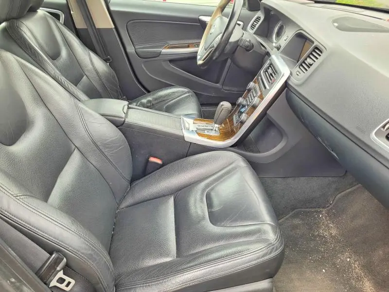 2011 VOLVO S60 T6  