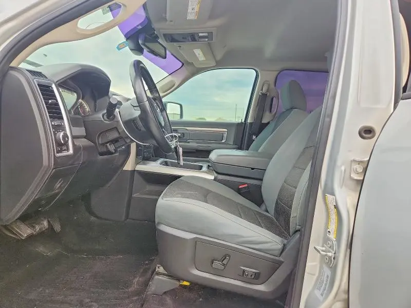 2017 RAM 1500 SLT  