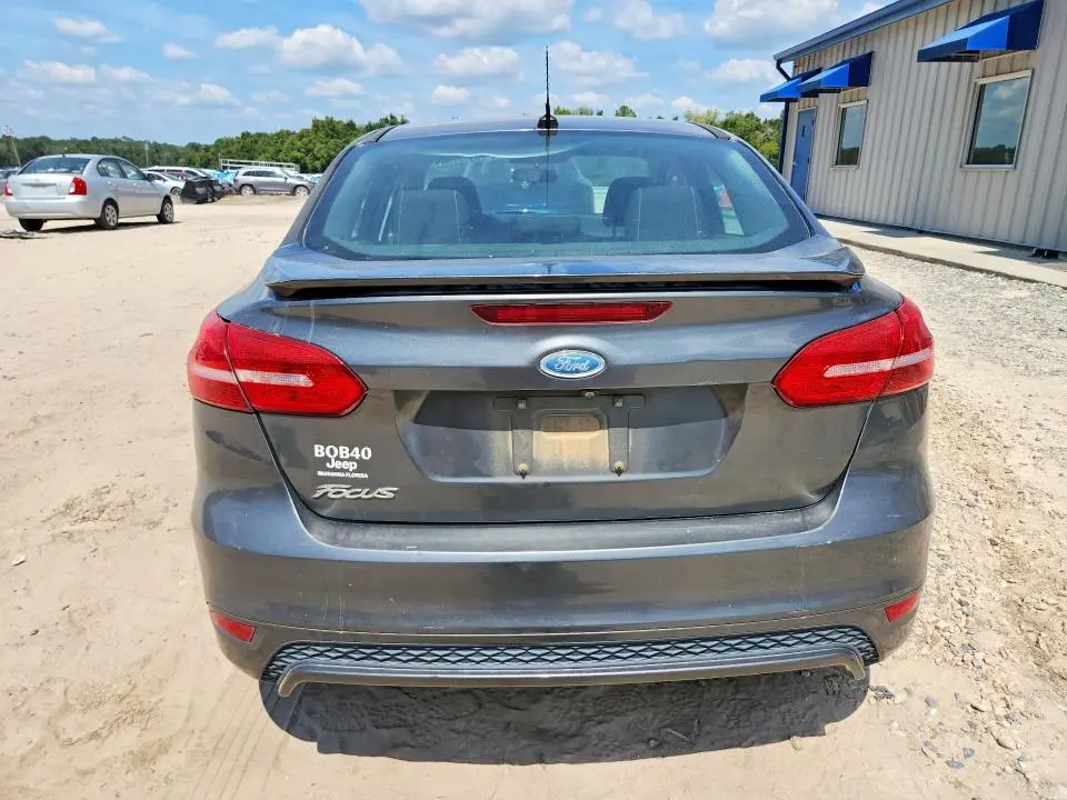 2015 FORD FOCUS SE  