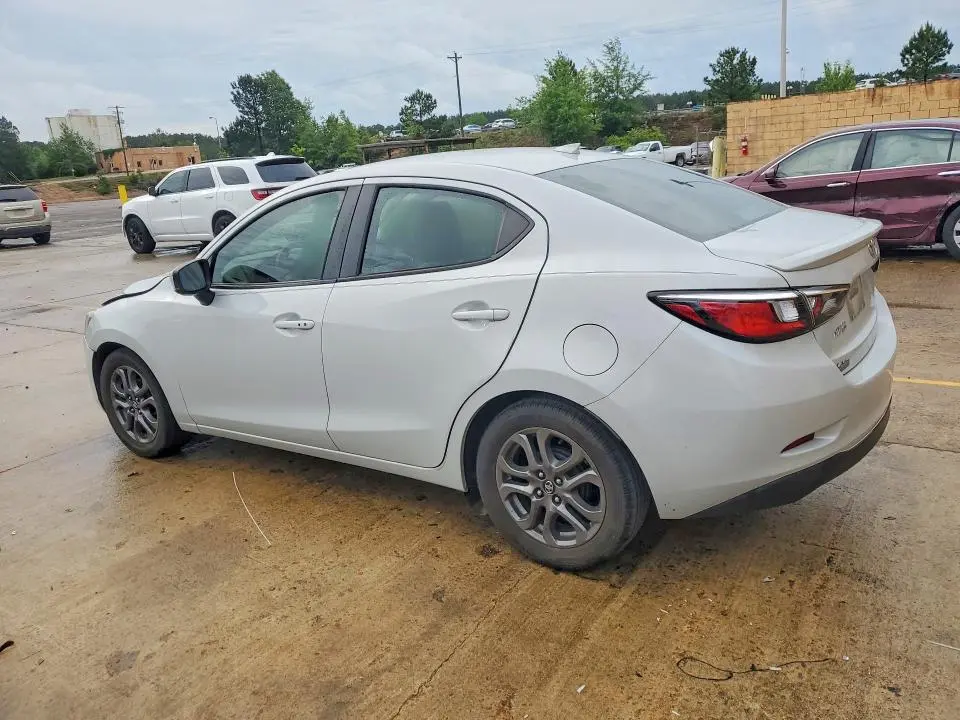 2019 TOYOTA YARIS LE  