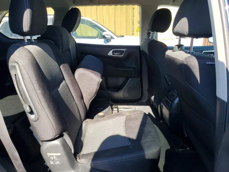 2017 NISSAN PATHFINDER SV  