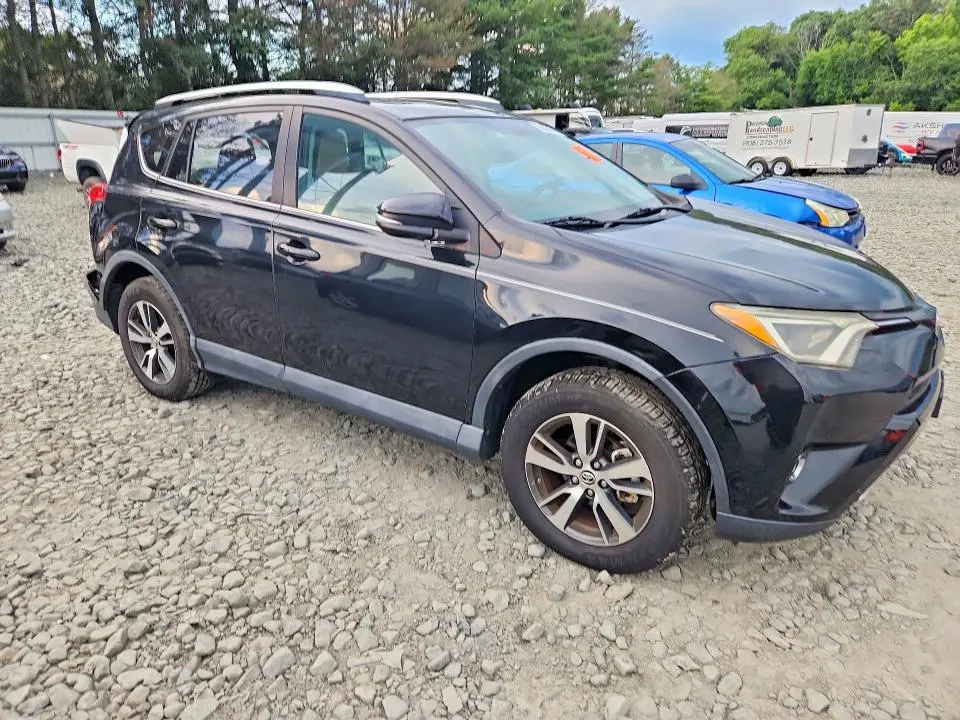 2016 TOYOTA RAV4 XLE  