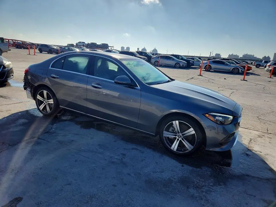 2024 MERCEDES-BENZ C 300  