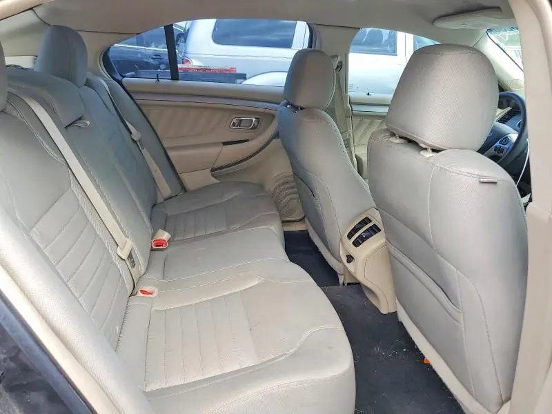 2018 FORD TAURUS SE  