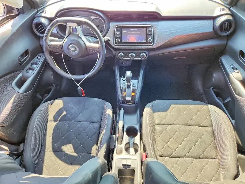 2019 NISSAN KICKS S  
