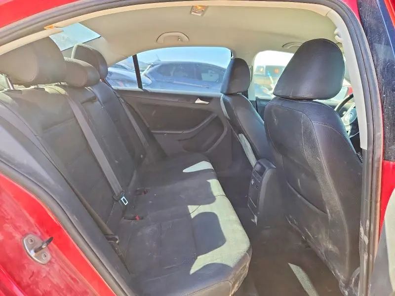 2012 VOLKSWAGEN JETTA SE  