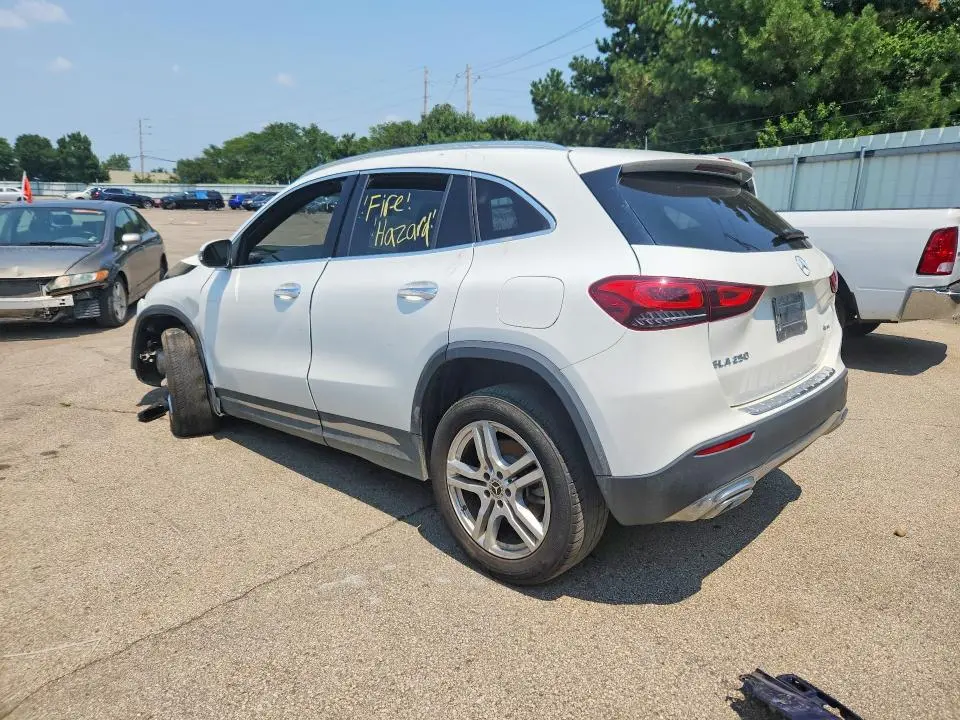 2022 MERCEDES-BENZ GLA 250 4MATIC  