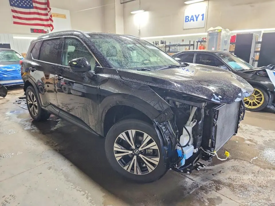 2021 NISSAN ROGUE SV  