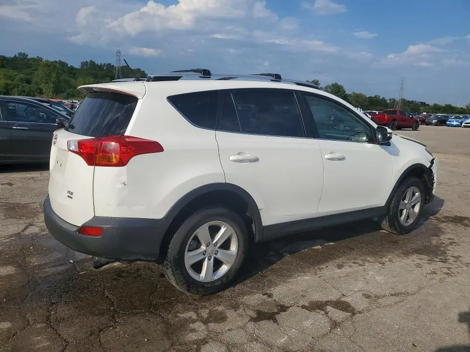 2014 TOYOTA RAV4 XLE  