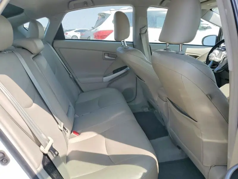 2010 TOYOTA PRIUS V  