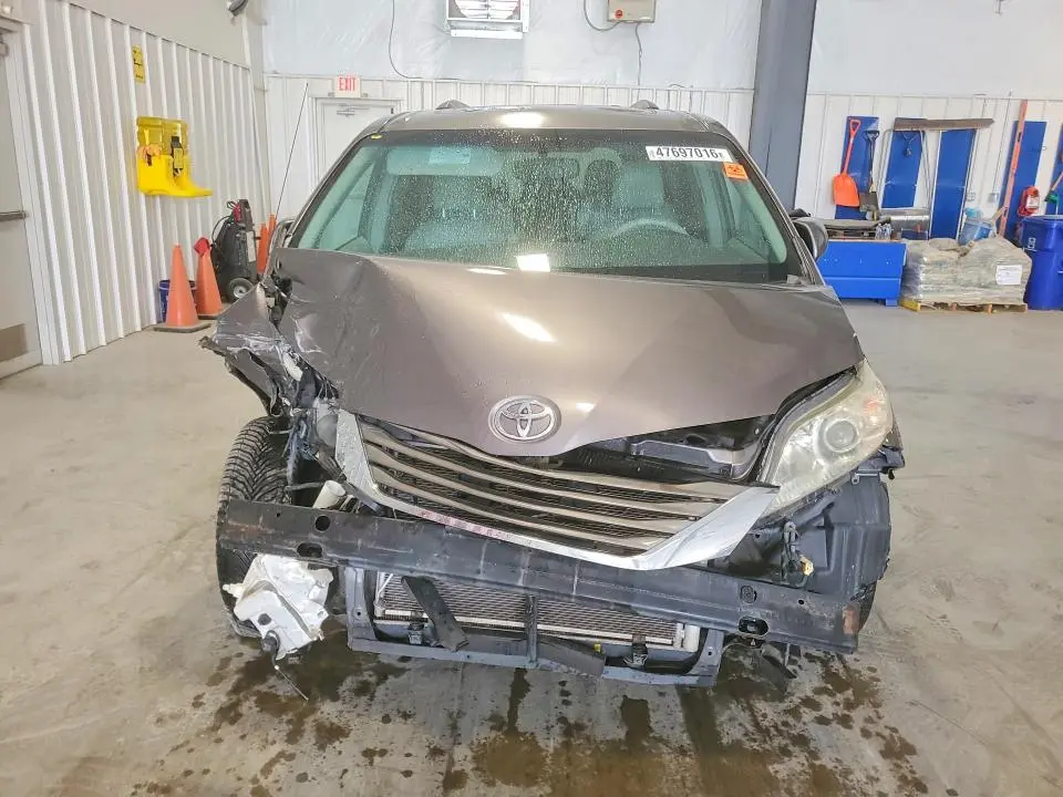 2011 TOYOTA SIENNA XLE 8-PASSENGER  