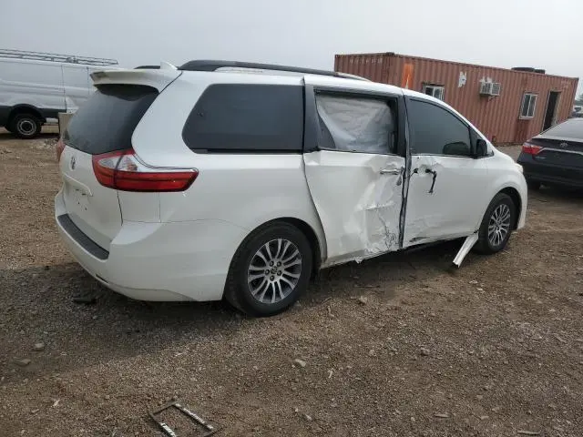 2018 TOYOTA SIENNA XLE  