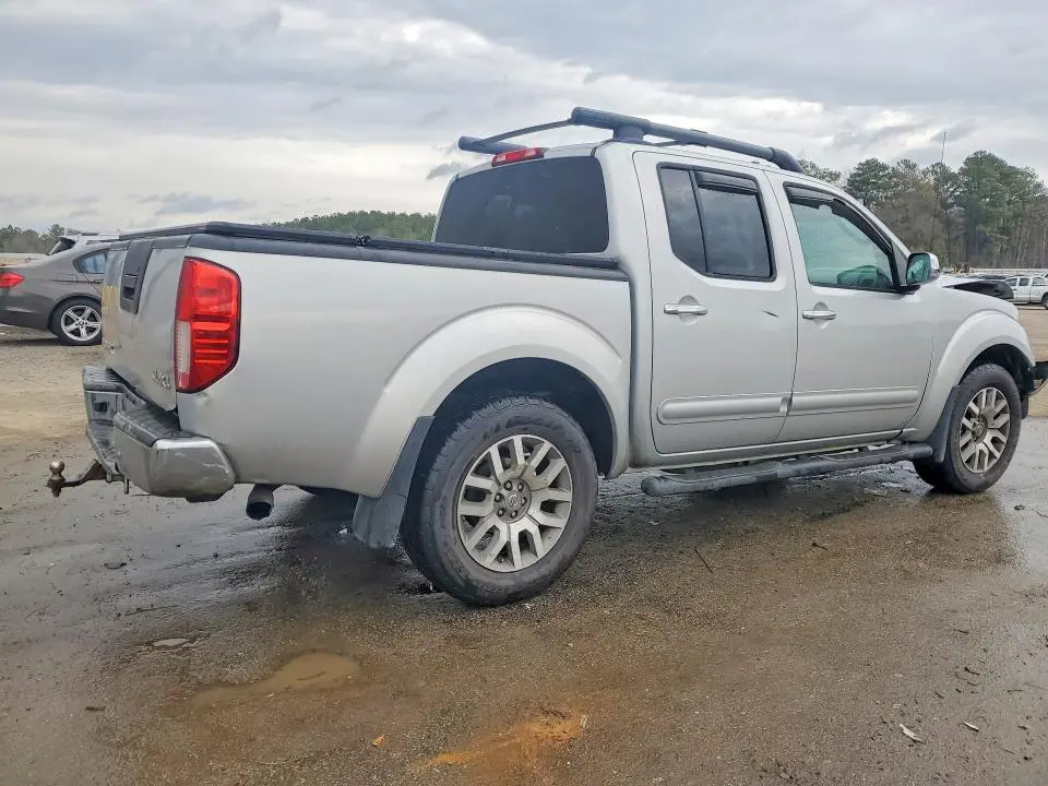 2011 NISSAN FRONTIER S  