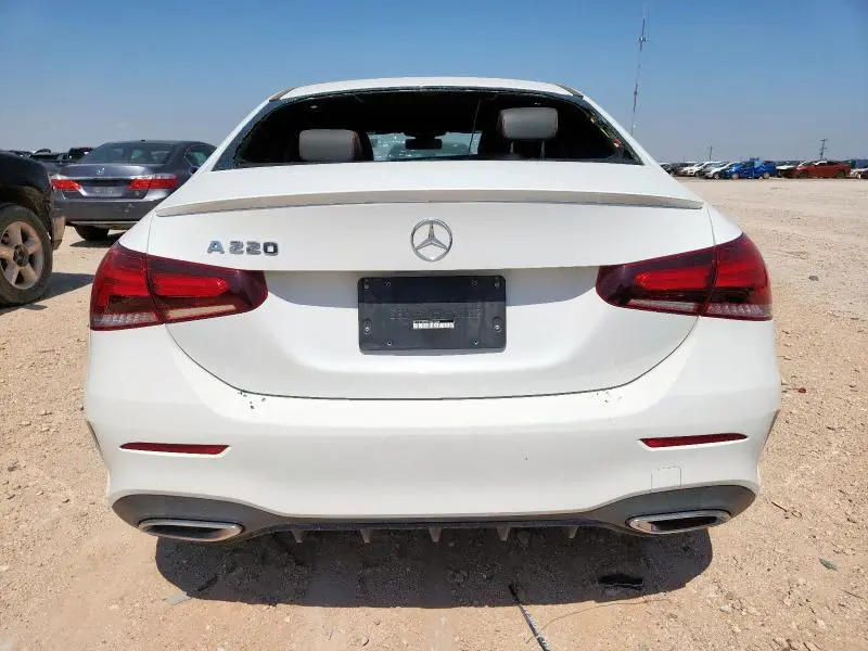 2022 MERCEDES-BENZ A 220  