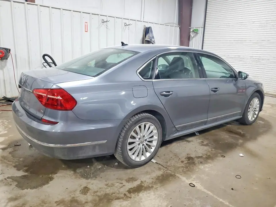 2016 VOLKSWAGEN PASSAT   