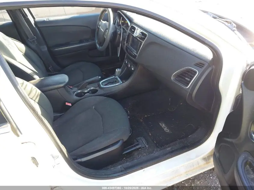 2012 CHRYSLER 200 LX