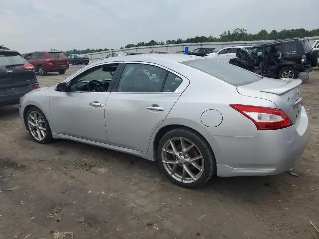 2010 NISSAN MAXIMA S  