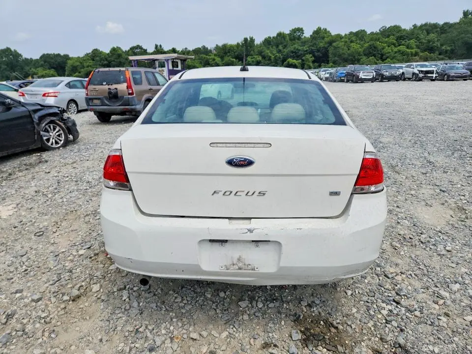2010 FORD FOCUS SE  