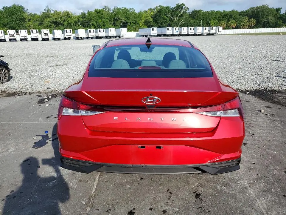 2023 HYUNDAI ELANTRA SE  
