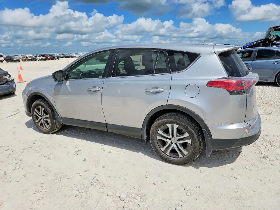 2018 TOYOTA RAV4 LE  