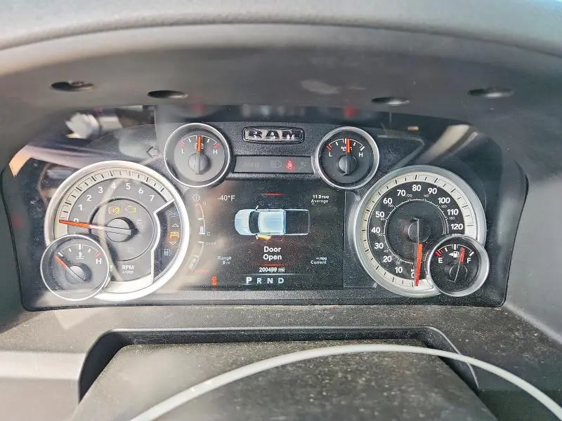2015 RAM 1500 SLT  