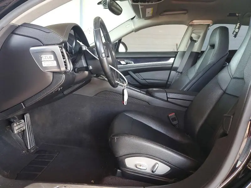 2013 PORSCHE PANAMERA 2  