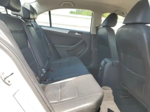 2013 VOLKSWAGEN JETTA SE  