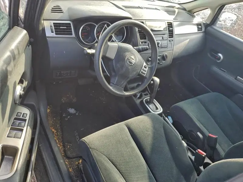 2010 NISSAN VERSA S  