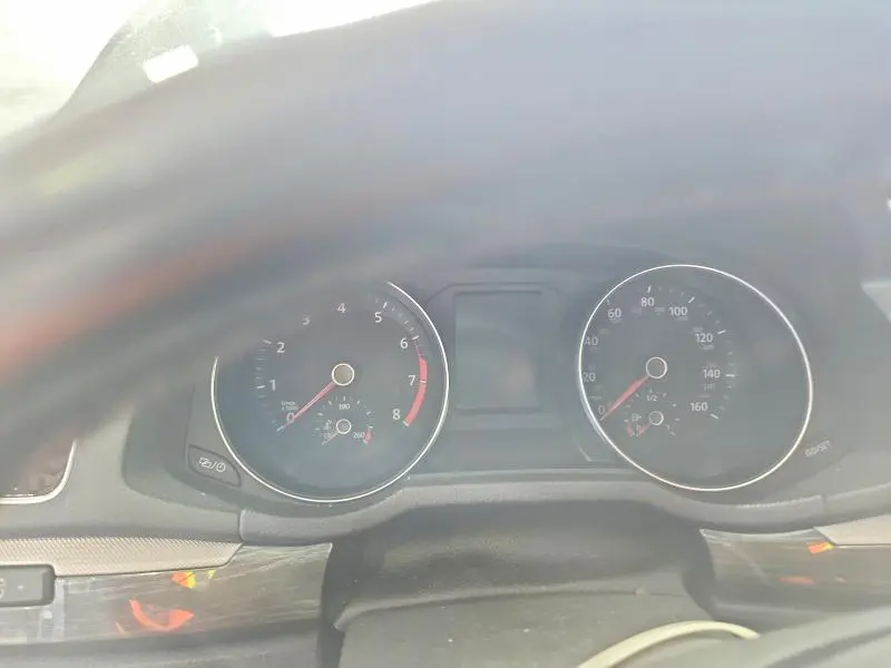 2018 VOLKSWAGEN PASSAT SE  