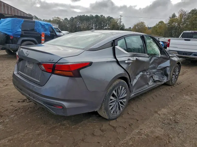 2023 NISSAN ALTIMA SV  