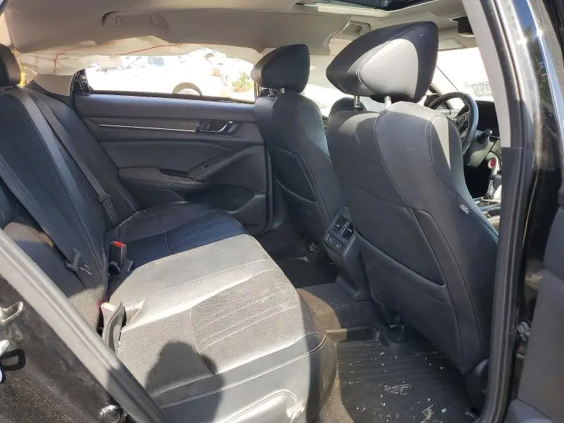 2018 HONDA ACCORD TOURING  