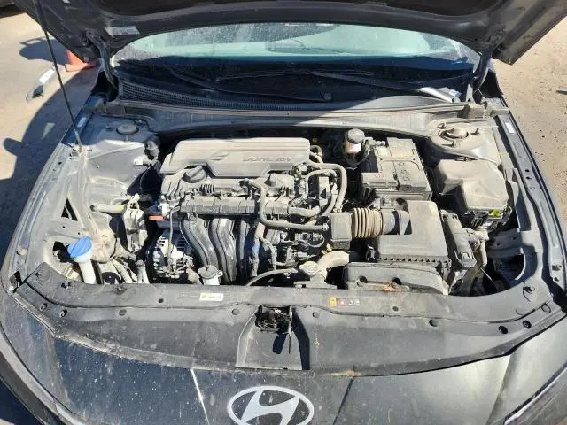 2024 HYUNDAI ELANTRA SE  