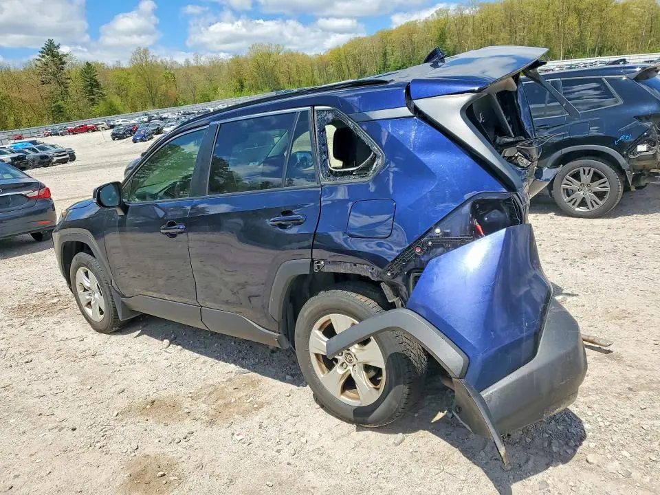 2019 TOYOTA RAV4 XLE  