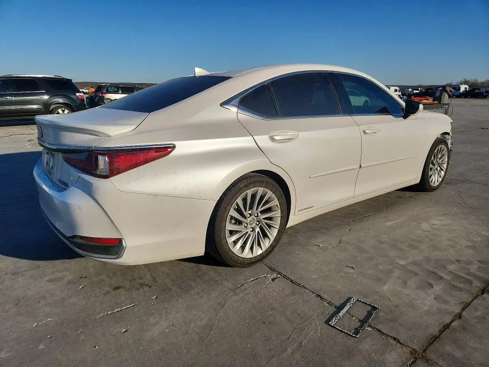 2022 LEXUS ES 300H ULTRA LUXURY  