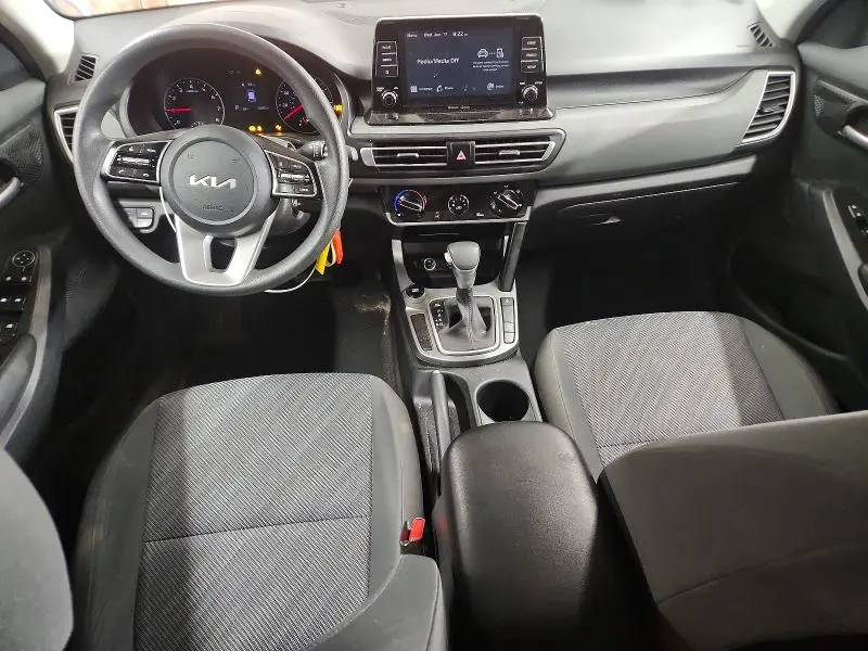 2023 KIA SELTOS LX  