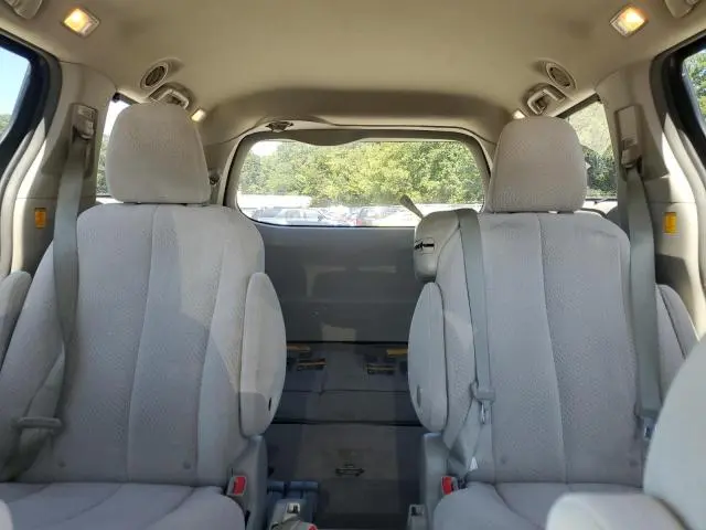 2012 TOYOTA SIENNA LE  